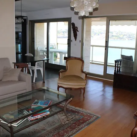 Appart. Avec Terrasse Et Parking Vue Sur La Baie Apartment *